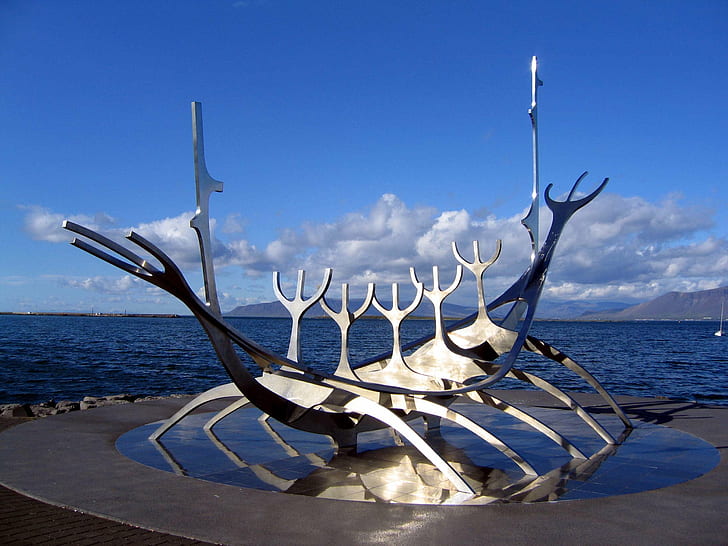 gray metallic table decor on glass-top table near body of water at daytime, Solfar, sculpture, Reykjavik, gray, metallic, table, decor, glass, top, body of water, daytime, iceland, gunnarson, viking, sun voyager, boats, cotc, shiny, sea, nautical Vessel, HD wallpaper