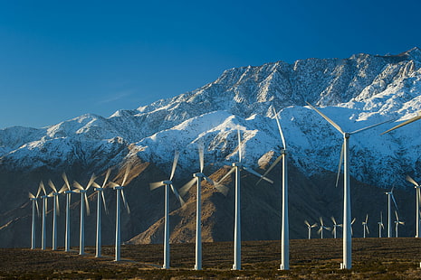 昼間の白い風車、カリフォルニア、カリフォルニア、再生可能エネルギー開発、カリフォルニア砂漠、砂漠の白、風車、昼間、土地管理局、砂漠の風、太陽、雪の科学、電力、電気、燃料と発電、環境、自然、タービン、発電機、電源、産業、技術、風力タービン、エネルギー、 HDデスクトップの壁紙 HD wallpaper