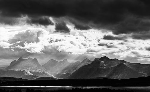 Góry Czarno-biały krajobraz, zdjęcia w skali szarości gór, czarno-białe, białe, czarne, góry, wiatr, chmury, jesień, lightroom5, niksoftware, minolta, Tapety HD HD wallpaper