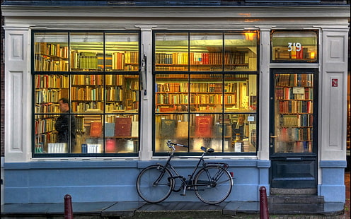 siyah sert kuyruk bisiklet dışında kitaplığı, kitaplar, mağazalar, bisiklet, kentsel, HD masaüstü duvar kağıdı HD wallpaper