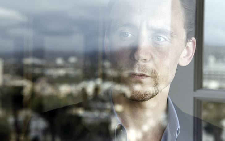 Tom Hiddleston, Tom Hiddleston, Tom Hiddleston, skådespelare, fönster, HD tapet