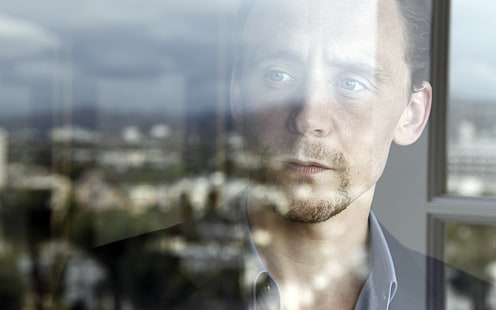Tom Hiddleston, Tom Hiddleston, Tom Hiddleston, actor, ventana, Fondo de pantalla HD HD wallpaper