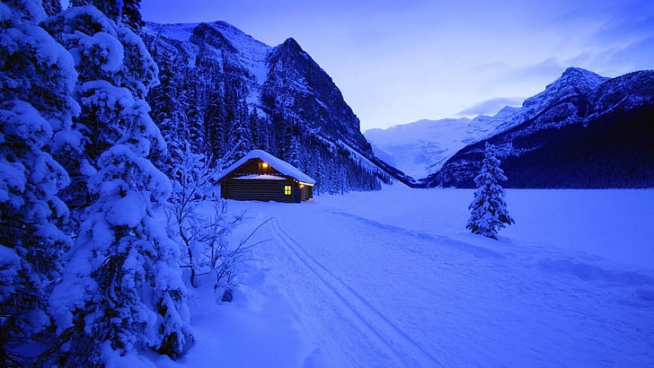 brown wooden cabin, lodge, evening, mountains, snow, light, winter, ski track, HD wallpaper
