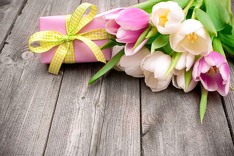 ช่อดอกทิวลิปสีขาวและสีชมพู, ดอกไม้, ของขวัญ, ช่อดอกไม้, ดอกทิวลิป, สด, วอลล์เปเปอร์ HD HD wallpaper