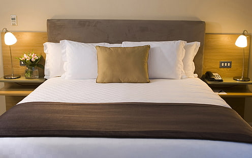 4つの白い枕、寝具、寝室、スタイル、インテリア、デザイン、モダン、 HDデスクトップの壁紙 HD wallpaper