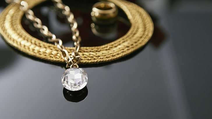 clear gemstone pendant necklace, pendant, chain, gold, jewelry, HD wallpaper