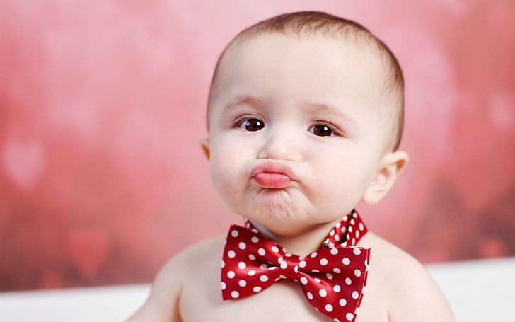Grimace Boy, 아기의 빨간색과 흰색 물방울 무늬 활, 아기, 분홍색, 입술, 귀여운, 얼굴을 찡 그리기, HD 배경 화면