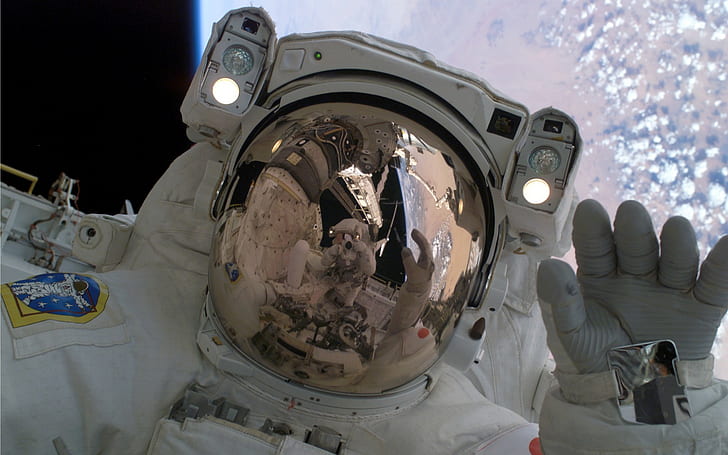 スペース、宇宙飛行士、反射、地球、大気、 HDデスクトップの壁紙