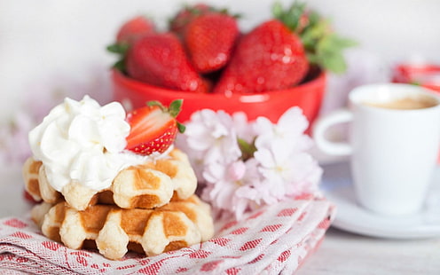 Waffles Strawberry Food, waffle with cream and strawberry toppings, waffles, strawberry, food, HD wallpaper HD wallpaper