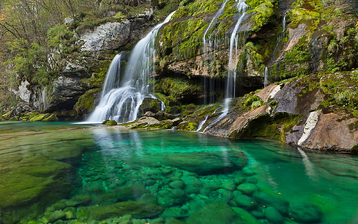 Wodospad Virje w Słowenii w pobliżu wioski Pługu i górskiego miasta Bovec w północno-zachodniej części Słowenii 3840 × 2400, Tapety HD