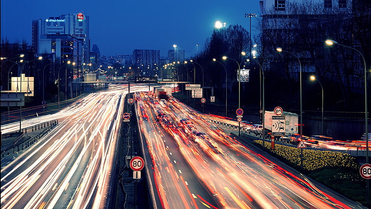 Lichtspuren, Straße, Stadtbild, Straßenlaterne, Paris, Frankreich, Langzeitbelichtung, HD-Hintergrundbild