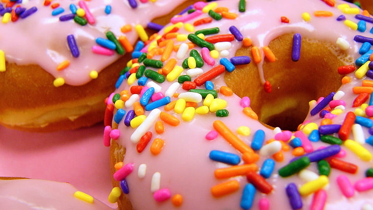 donut with sprinkles, closeup, donut, dessert, sprinkles, food, HD wallpaper