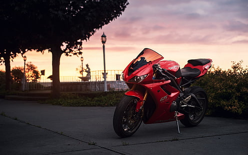 красный спортивный мотоцикл, мотоцикл, Триумф Дайтона, HD обои HD wallpaper