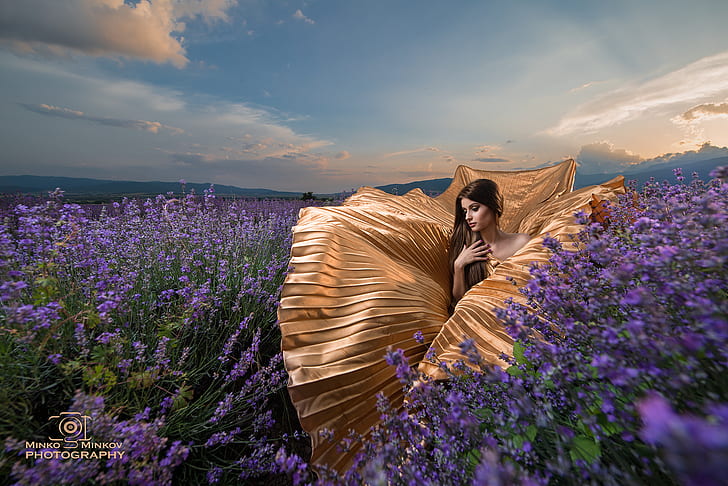Минько Миньков, цветы, глядя в сторону, облака, золотое платье, женщины, HD обои