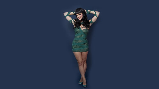 Katy Perry, Katy Perry, celebridade, morena, cabelo escuro, minivestido, pernas, pernas cruzadas, decote, mãos na cabeça, HD papel de parede HD wallpaper