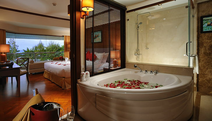 Romantic Suite, view, honeymoon, blinds, lamps, bucket, bath, water, sofa, petals, roses, wineglasse, wine, HD wallpaper