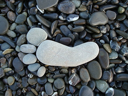 footprint arranged pebbles, pebbles, stones, foot, HD wallpaper HD wallpaper