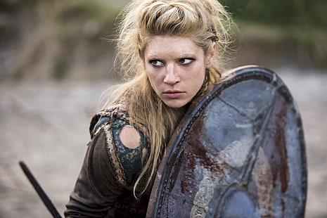 Филм на Vikings все още екранна снимка, Катрин Winnick, Vikings, Vikings (телевизионен сериал), блондинка, актриса, щит, войн, жени, Lagertha Lothbrok, филмови сцени, HD тапет HD wallpaper