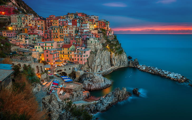 マナローラ、チンクエテッレ、イタリア、カラフルな海岸、岩、崖、夜、地平線、海、 HDデスクトップの壁紙