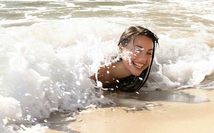 плаж, жени, Лорена Гарсия, вълни, жени на открито, усмихнати, модел, вода, HD тапет