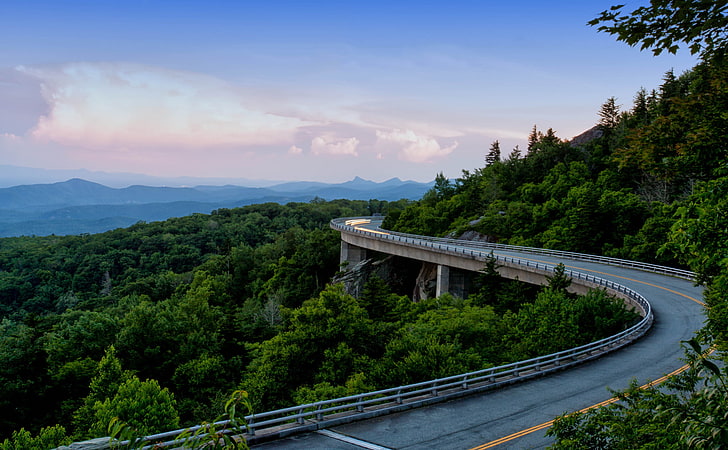 graue Betonstraße, Straße, Wald, Berge, Appalachen, Appalachen, Blue Ridge Parkway, HD-Hintergrundbild