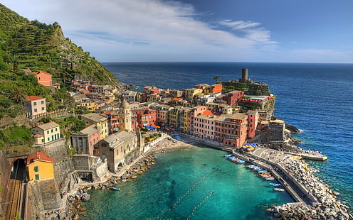 casas de pisos de hormigón blanco y marrón, Italia, Vernazza, Cinque Terre, Fondo de pantalla HD HD wallpaper