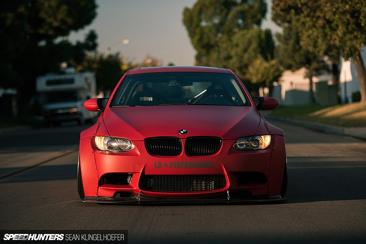 червен автомобил на BMW с текстов слой, BMW, BMW E92, BMW E92 M3, LB Performance, Speedhunters, Liberty Walk, кола, HD тапет