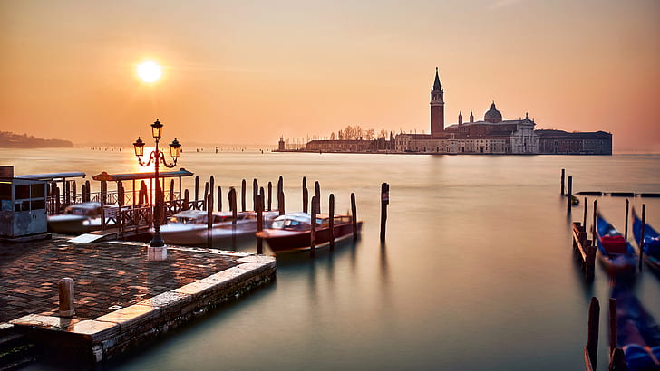 Veneza Itália Piazza San Marco Pôr do sol Céu laranja Barcos de água do mar Gonodola's Landscape Photography Hd Papéis de parede para desktop 3840 × 2160, HD papel de parede