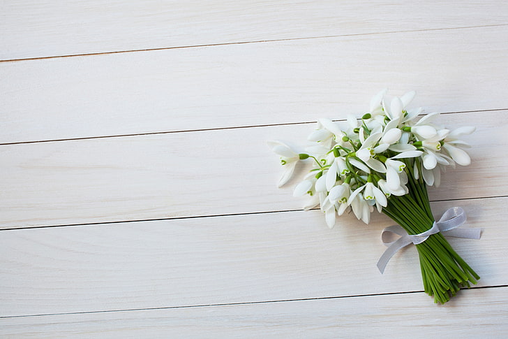 weiße Schneeglöckchen Blumenstrauß, Blumen, Blumenstrauß, Frühling, Schneeglöckchen, Band, HD-Hintergrundbild