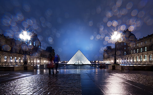 Лувър Лувър Пирамида сгради Париж Нощна светлина Боке Wet Rain HD, нощ, сгради, архитектурата, светлина, дъжд, боке, мокро, Париж, пирамида, жалузи, HD тапет HD wallpaper