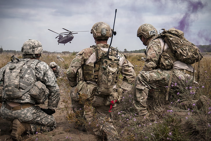 Tres trajes de soldado de camuflaje gris, EE. UU., militares, ejército de los Estados Unidos, Boeing CH-47 Chinook, JTAC, Fondo de pantalla HD