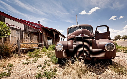 vehículo marrón clásico, coche, desierto, nubes, vehículo, Oldtimer, Fondo de pantalla HD HD wallpaper