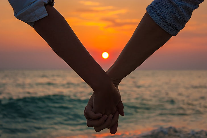 двама души, хванати за ръце, море, любов, залез, природа, ръце, HD тапет
