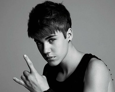 Justin Bieber, Gesicht, Geste, Hand, schwarz und weiß, Justin Bieber, Gesicht, Geste, Hand, schwarz und weiß, HD-Hintergrundbild HD wallpaper