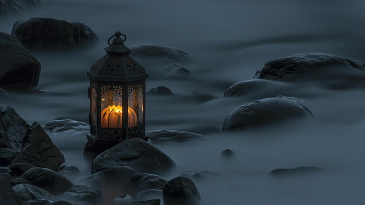 lampada da tavolo in bianco e nero, candele, lanterna, nebbia, Sfondo HD