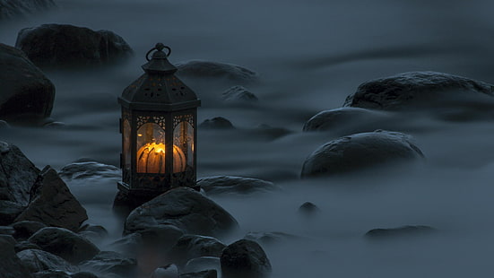 lampada da tavolo in bianco e nero, candele, lanterna, nebbia, Sfondo HD HD wallpaper