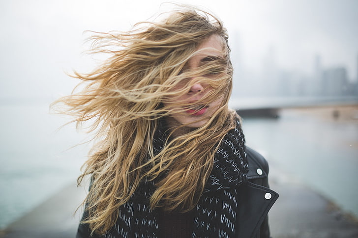 المرأة ، شعر في الوجه ، عاصف ، وشاح، خلفية HD