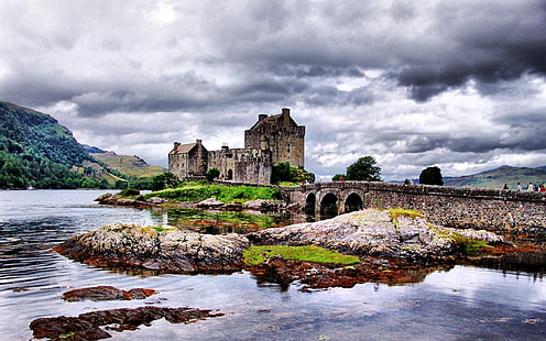 Замъкът Eilean Donan Шотландия, кафяво бетонно заведение, Свят, Шотландия, замък, HD тапет HD wallpaper