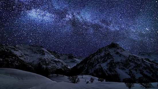 покрити със сняг планини, планини, звезди, природа, пространство, пейзаж, нощ, небе, зима, сняг, HD тапет HD wallpaper