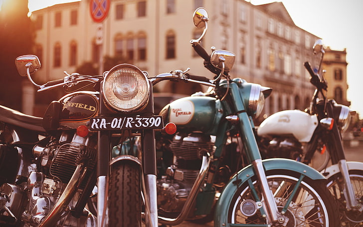 três motos de piloto de café de cores sortidas, vintage, motocicleta, clássico, moto, piloto de café, HD papel de parede