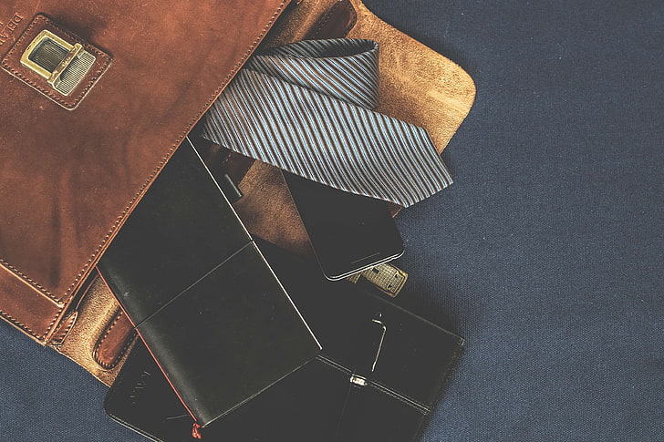 accossoires, business, contents, empty, fashion, indoors, leather, leather bag, leather goods, man, mens accessoires, mens fashion, money, notebook, pen, people, phone, satchel, tie, wear, HD wallpaper