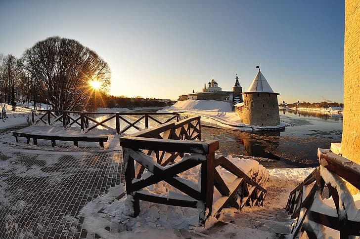 зима, слънце, лъчи, сняг, град, река, кула, храм, Кремъл, Псков, Хром, HD тапет