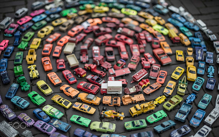 Lot de voitures jouets en plastique de couleurs assorties, véhicule, voiture, jouets, coloré, Fond d'écran HD