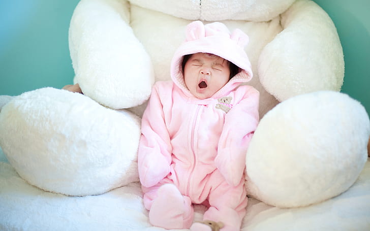 Cute Baby Yawning, baby's pink hoodie, cute, baby, gäspningar, HD tapet