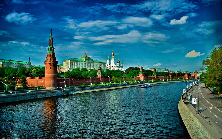 白いクルーズ船、モスクワ、ロシア、赤の広場、空、川、 HDデスクトップの壁紙