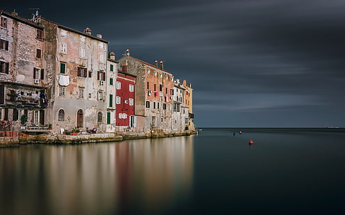 Voile le long de la côte istrienne Rovinj, mer Adriatique, Istrie, Croatie, Fond d'écran HD HD wallpaper