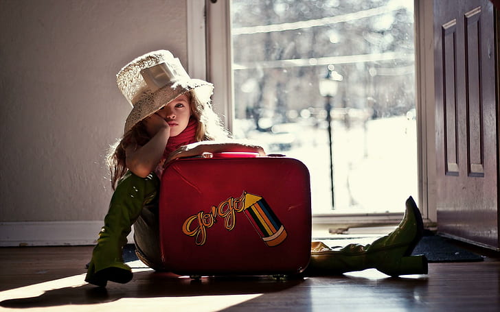 ガールチャイルドブロンドスーツケースムード、女の子、子供、ブロンド、スーツケース、気分、 HDデスクトップの壁紙