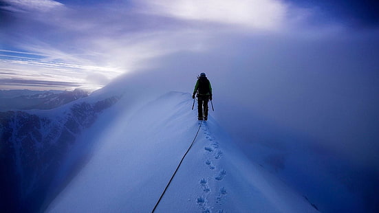 atmosfera, szczyt, śnieg, zimno, szczyt, sport ekstremalny, zamrażanie, wspinaczka, piesze wycieczki, niebo, ukształtowanie terenu lodowcowego, przygoda, góra, chmura, pasmo górskie, alpinizm, formy terenu górskiego, grzbiet, Tapety HD HD wallpaper