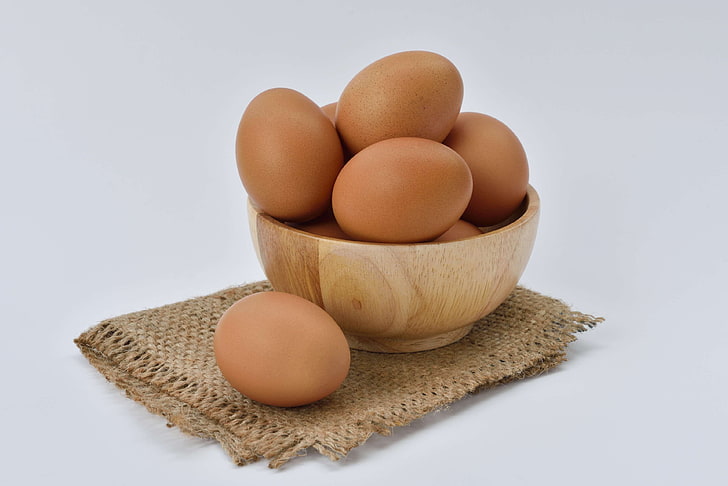ciotola, da vicino, uova, guscio d'uovo, ingredienti, mucchio, pila, ciotola di legno, Sfondo HD