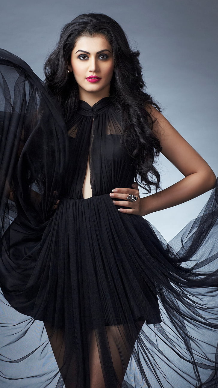 Taapsee Pannu в черна рокля, дамска черна рокля без ръкави, боливудски знаменитости, женски знаменитости, боливуд, черна, 2015, къса рокля, taapsee pannu, HD тапет, тапет за телефон